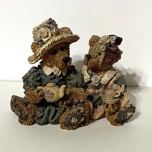 Vintage Boyds Bears & Friends figurine, The Boyds Bears Collection, tea party